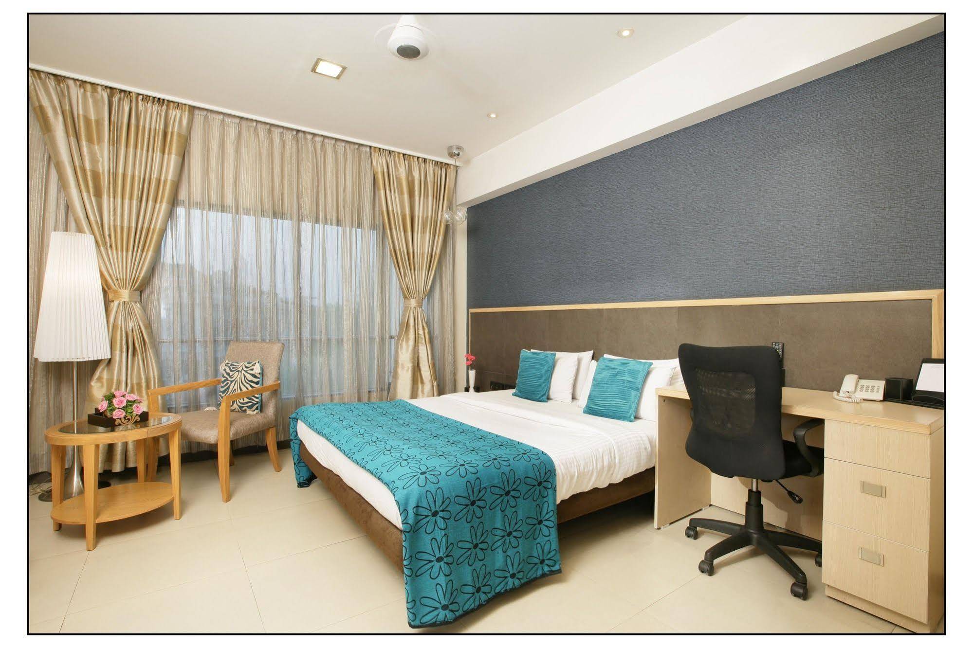 פונה The Sirona Hotel מראה חיצוני תמונה